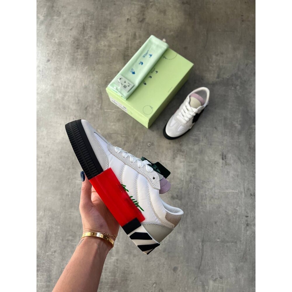 Off White X New Seseon görsel 3