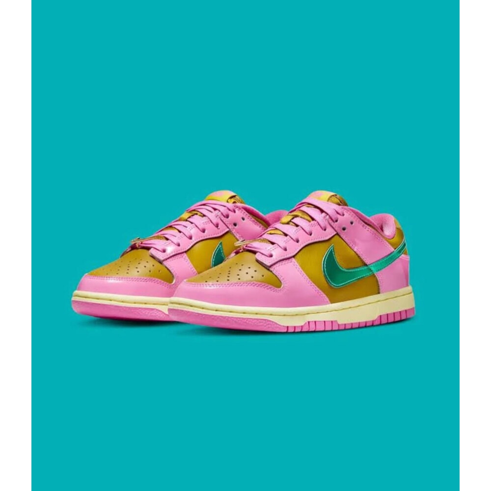 Nike DUNK LOW X PARRIS GOEBEL