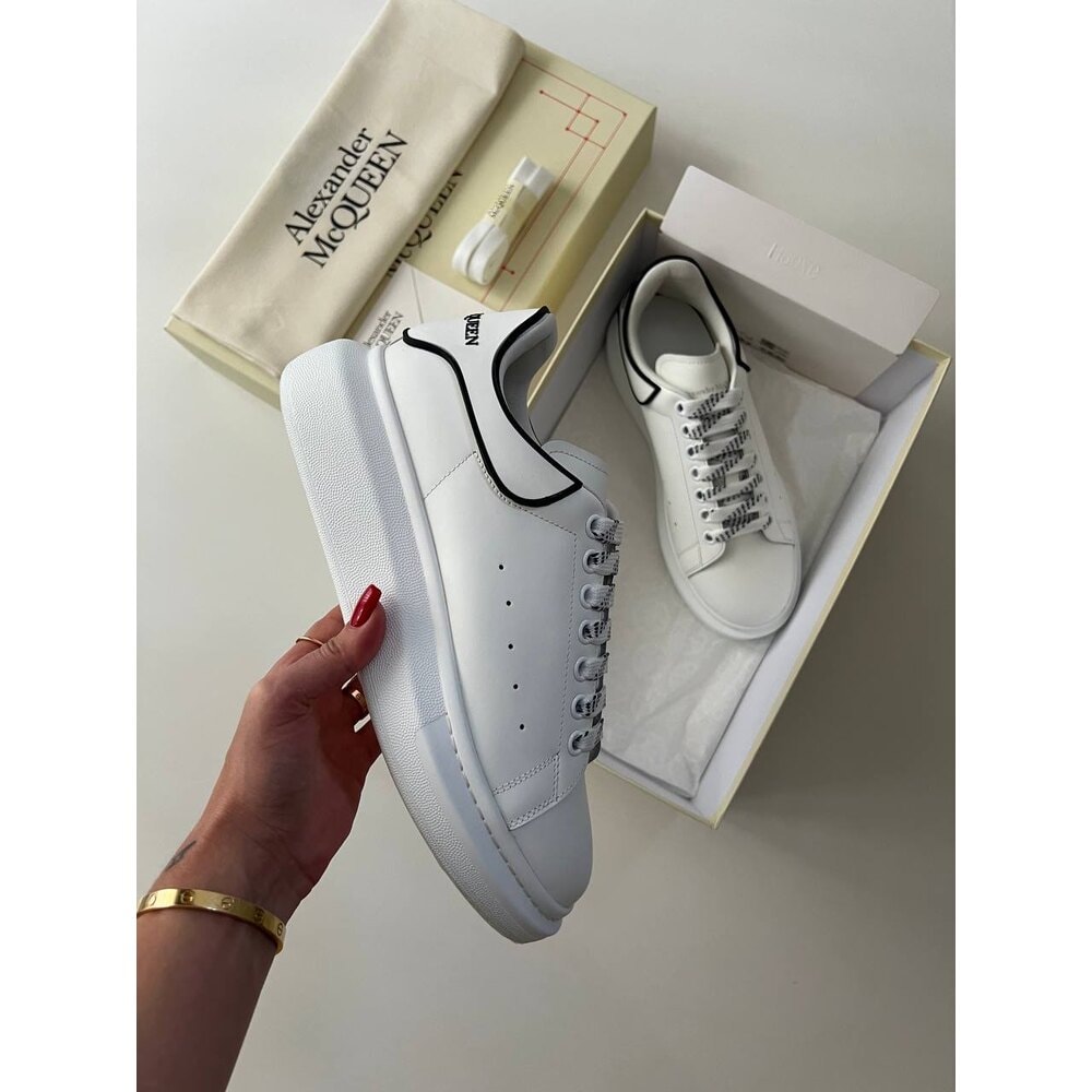Alexander McQueen  Beyaz görsel 2