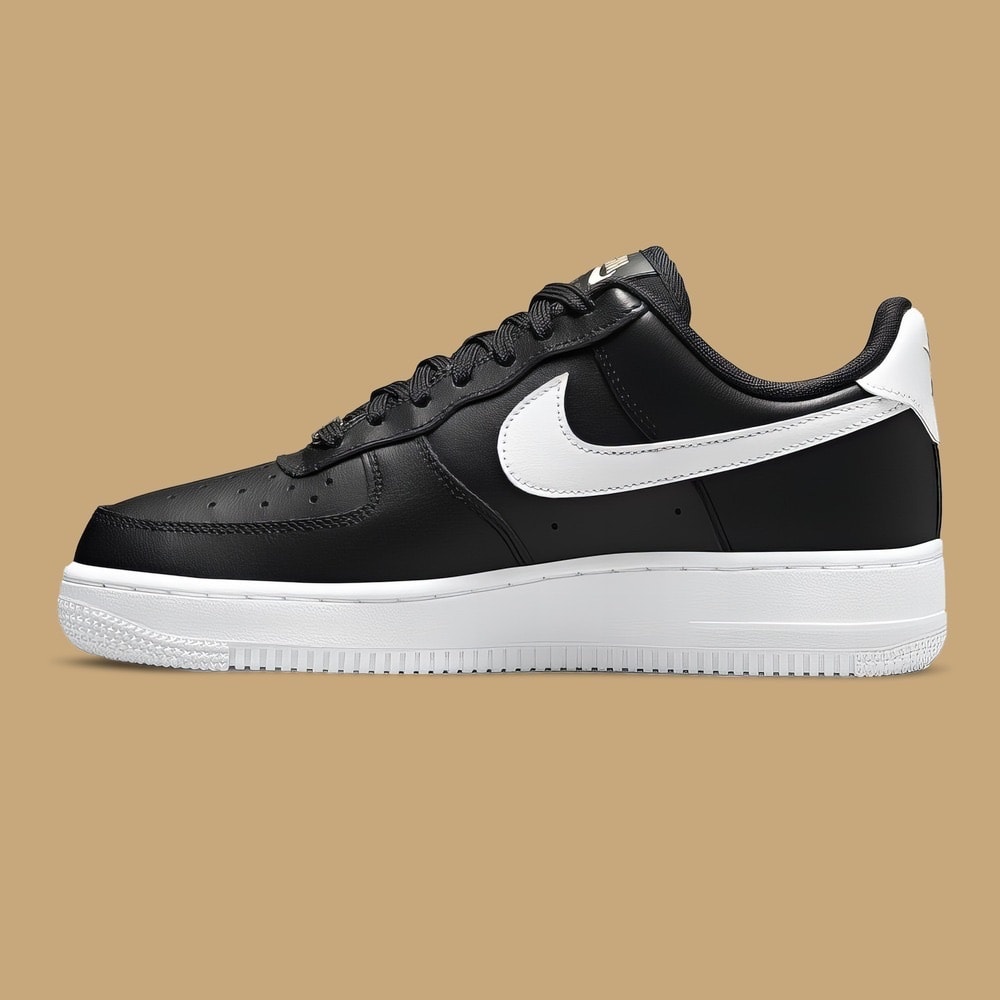 Nike Air Force 1'07 Black Gold görsel 2
