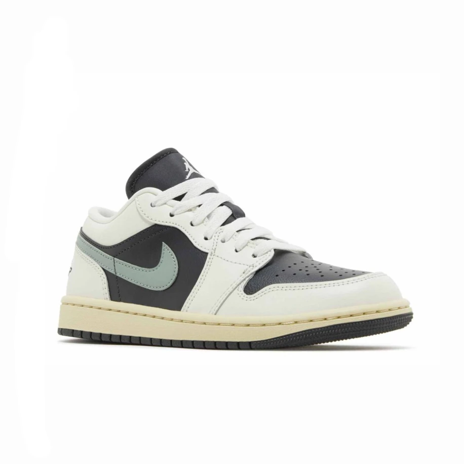 Jordan 1 Low Jade Smoke görsel 2