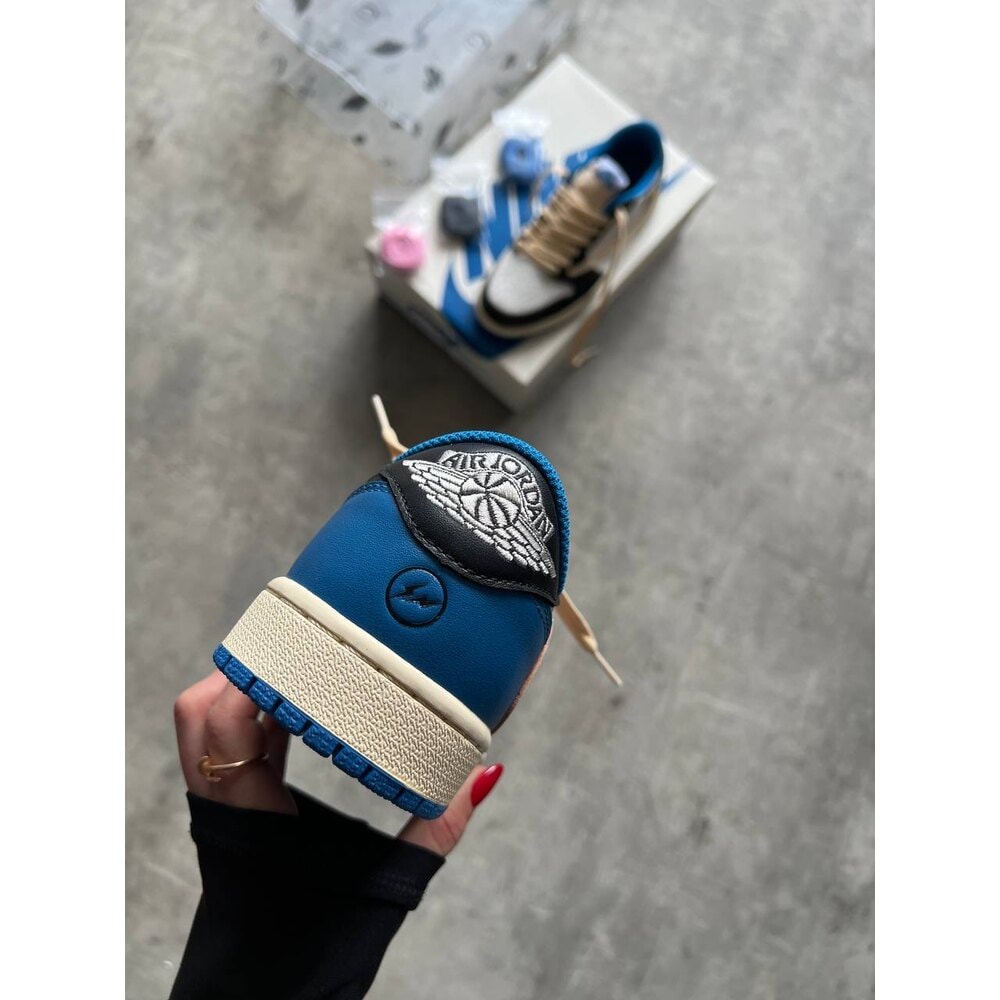 Travis Scott x Air Jordan 1 Low 'Fragment' görsel 3