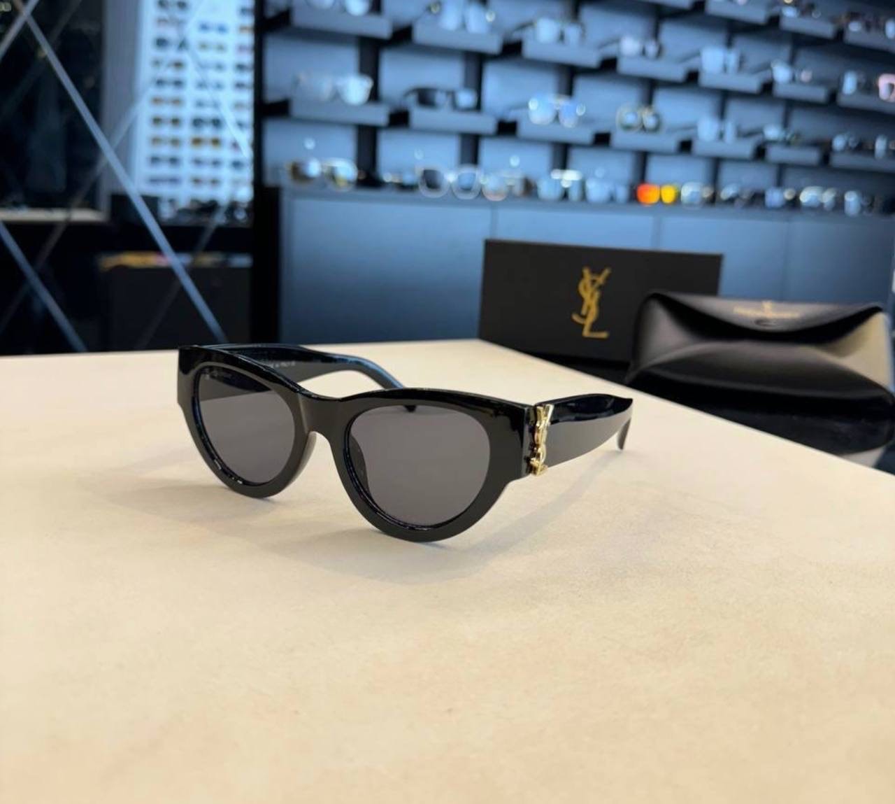 YSL Güneş Gözlüğü görsel 2