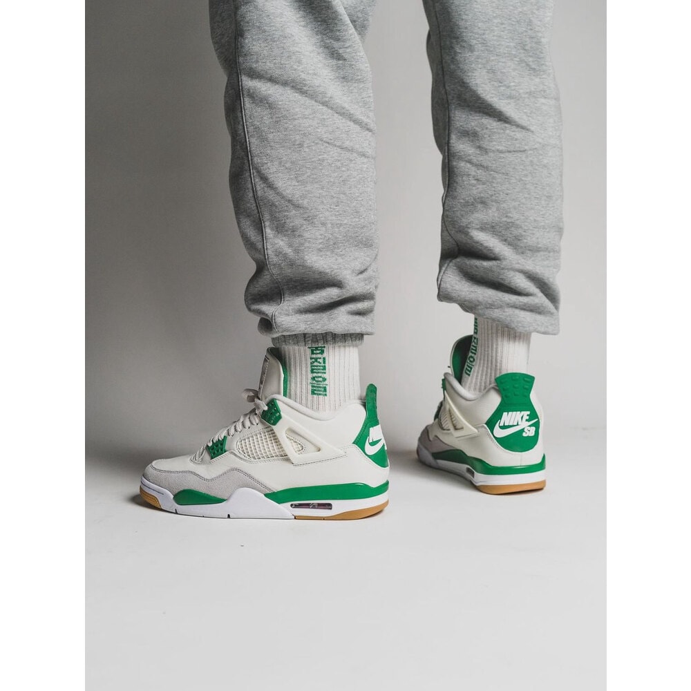 Air Jordan Retro 4 Pine Green görsel 3