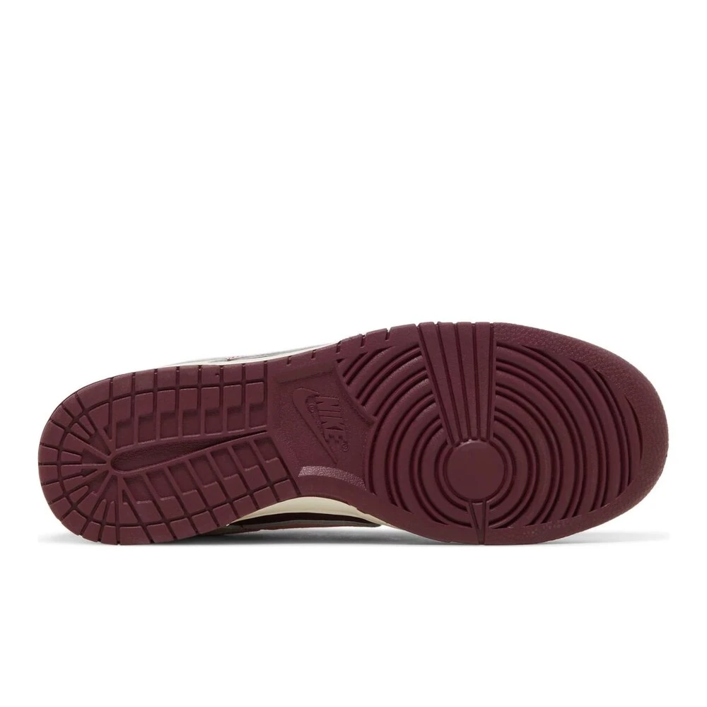 Nike Dunk Low Valentine’s Day görsel 5