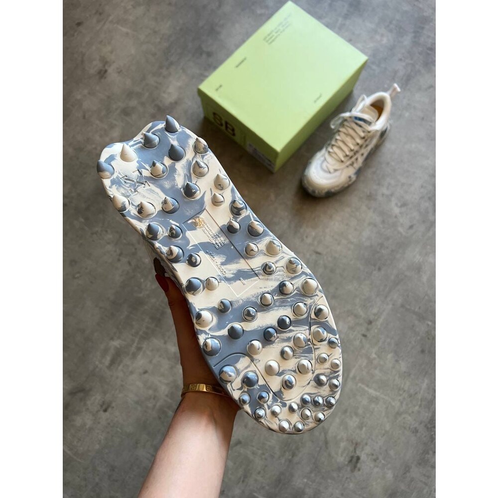 Off White X New Seseon görsel 3