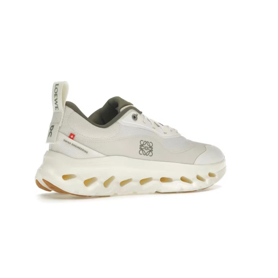 On Running Cloudtilt 2 LOEWE White Khaki görsel 4