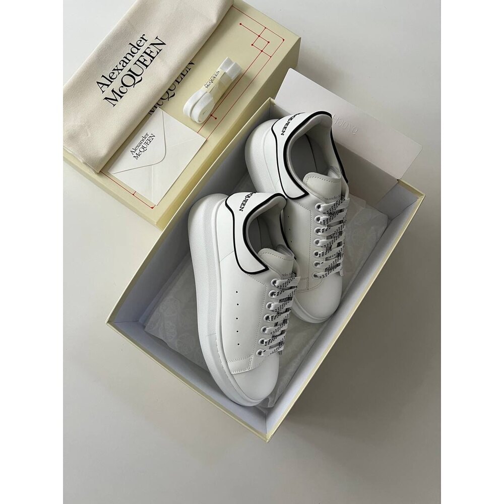 Alexander McQueen  Beyaz görsel 3