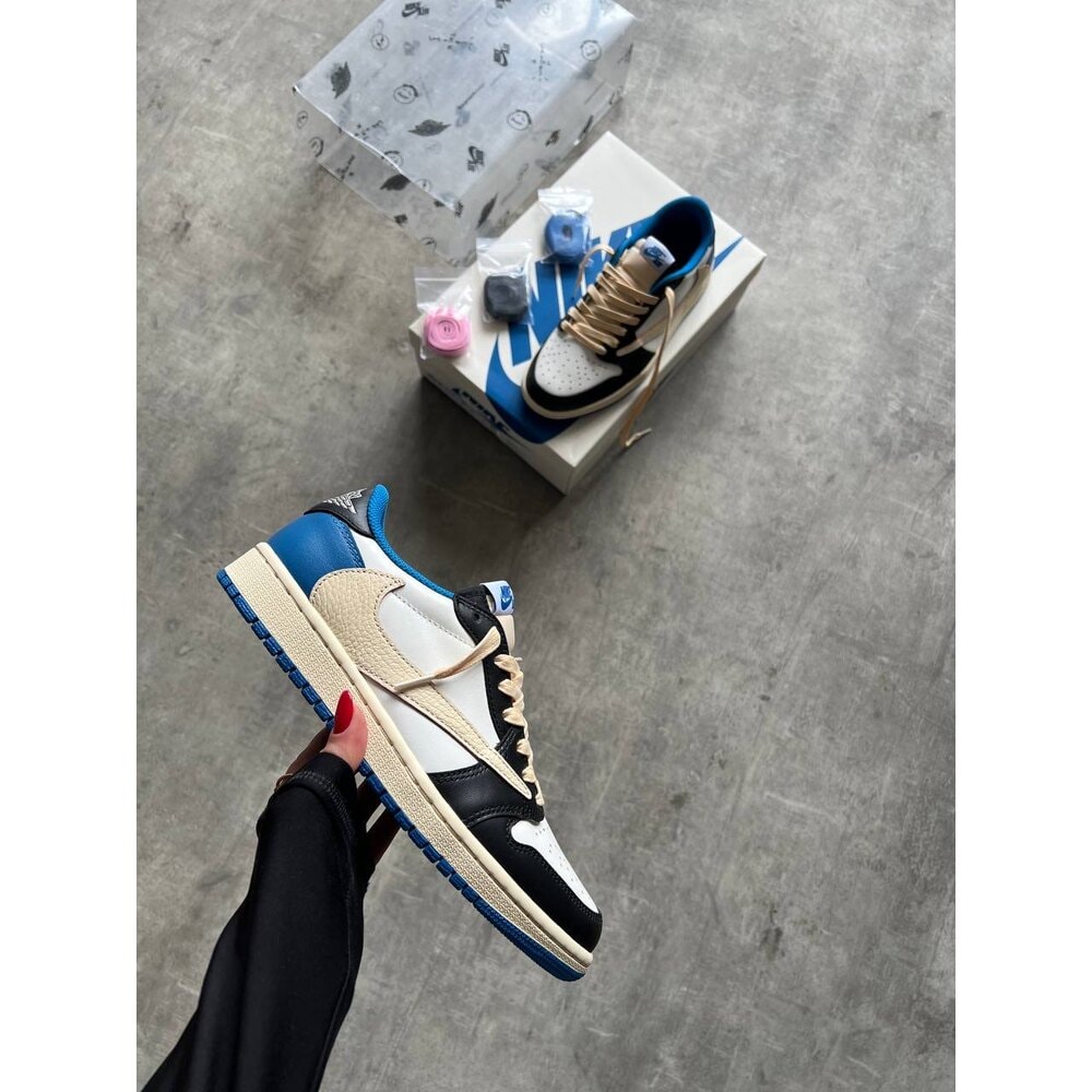 Travis Scott x Air Jordan 1 Low 'Fragment' görsel 2