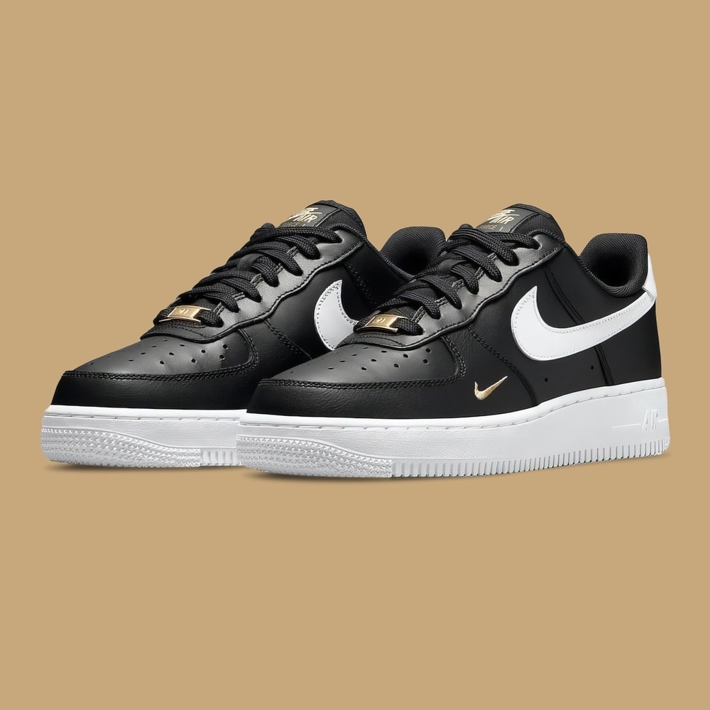 Nike Air Force 1'07 Black Gold görsel 3