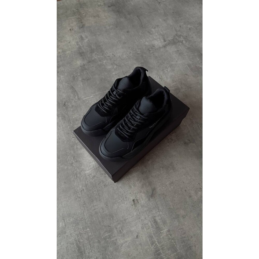Valentino Black görsel 2
