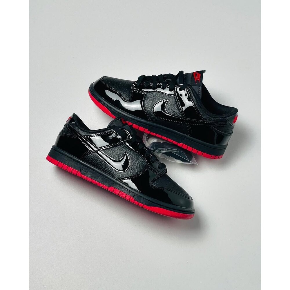 Nike SB Dunk Low “ Mafia “