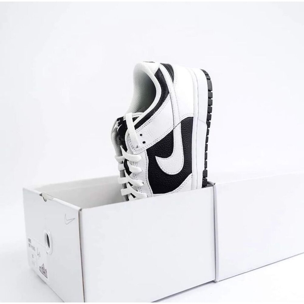 Nike SB Dunk Low Reverse “ Panda “ görsel 2