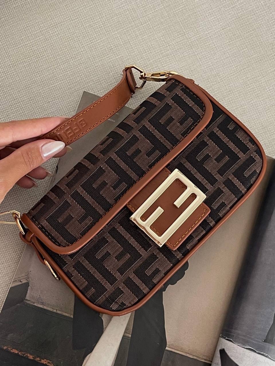 Fendi Bagıette Mini Bag görsel 10
