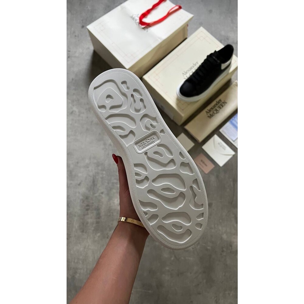 McQueen Siyah Beyaz Erkek görsel 4