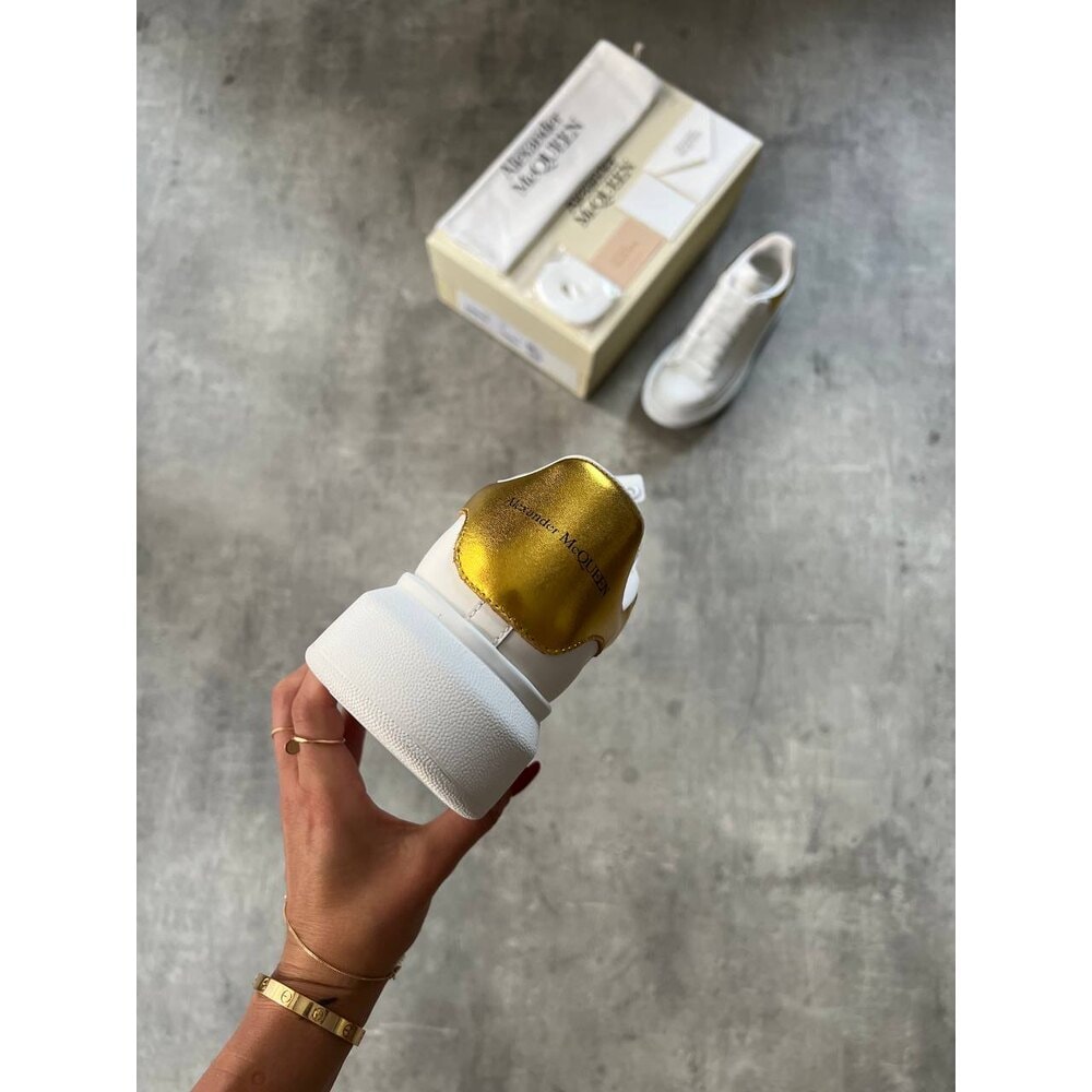 Alexander McQueen Gold görsel 3