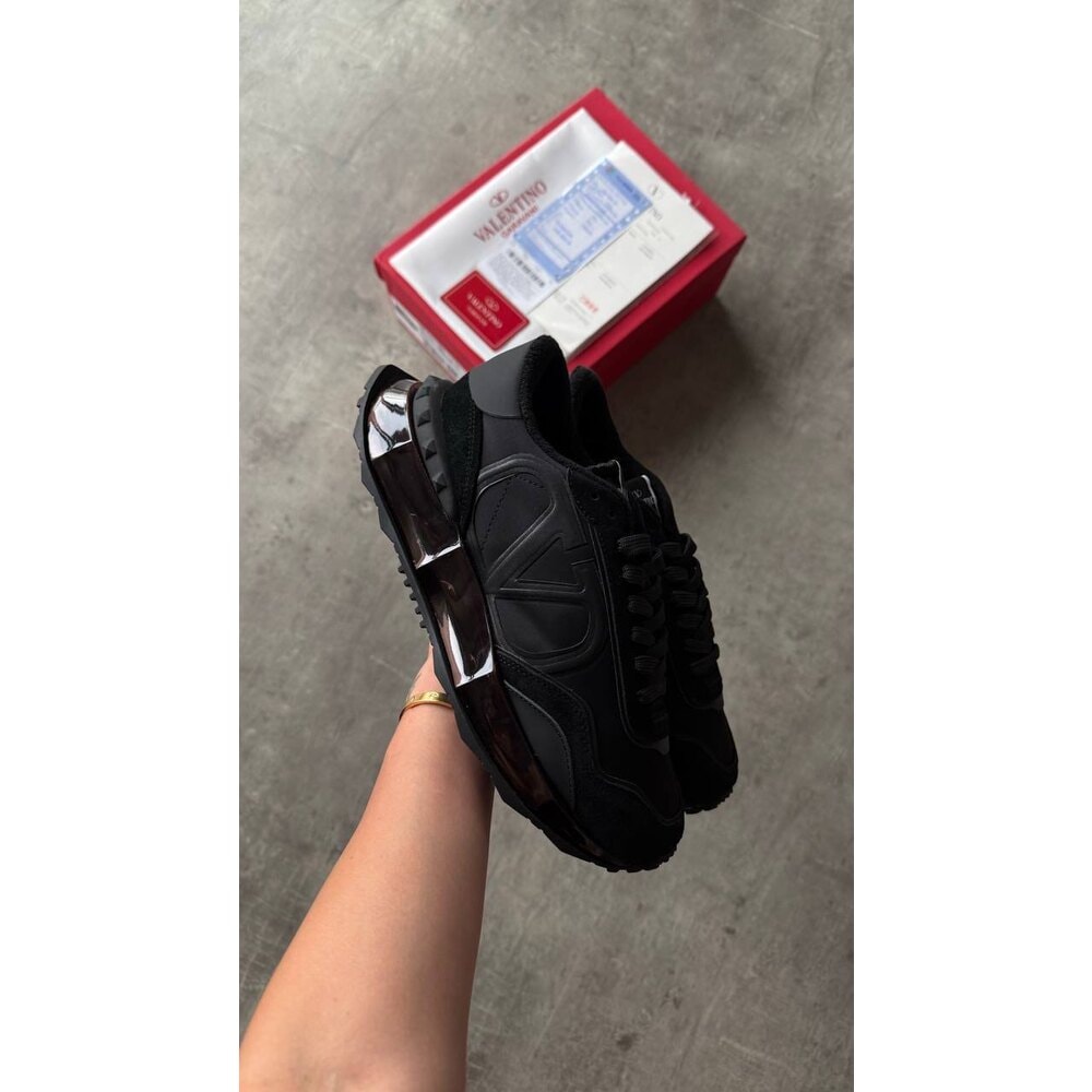 Valentino Black görsel 2