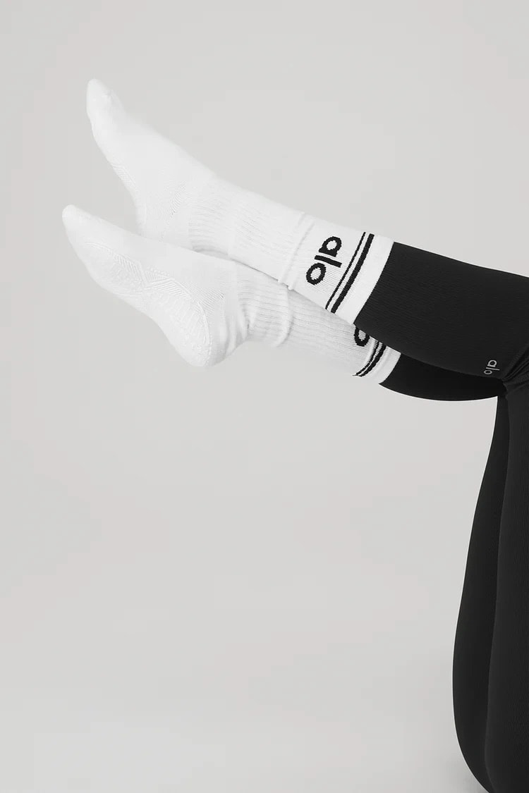 Alo Yoga 12 Adet. 3x4 Paket Women's Throwback Barre Sock - White/Black görsel 2