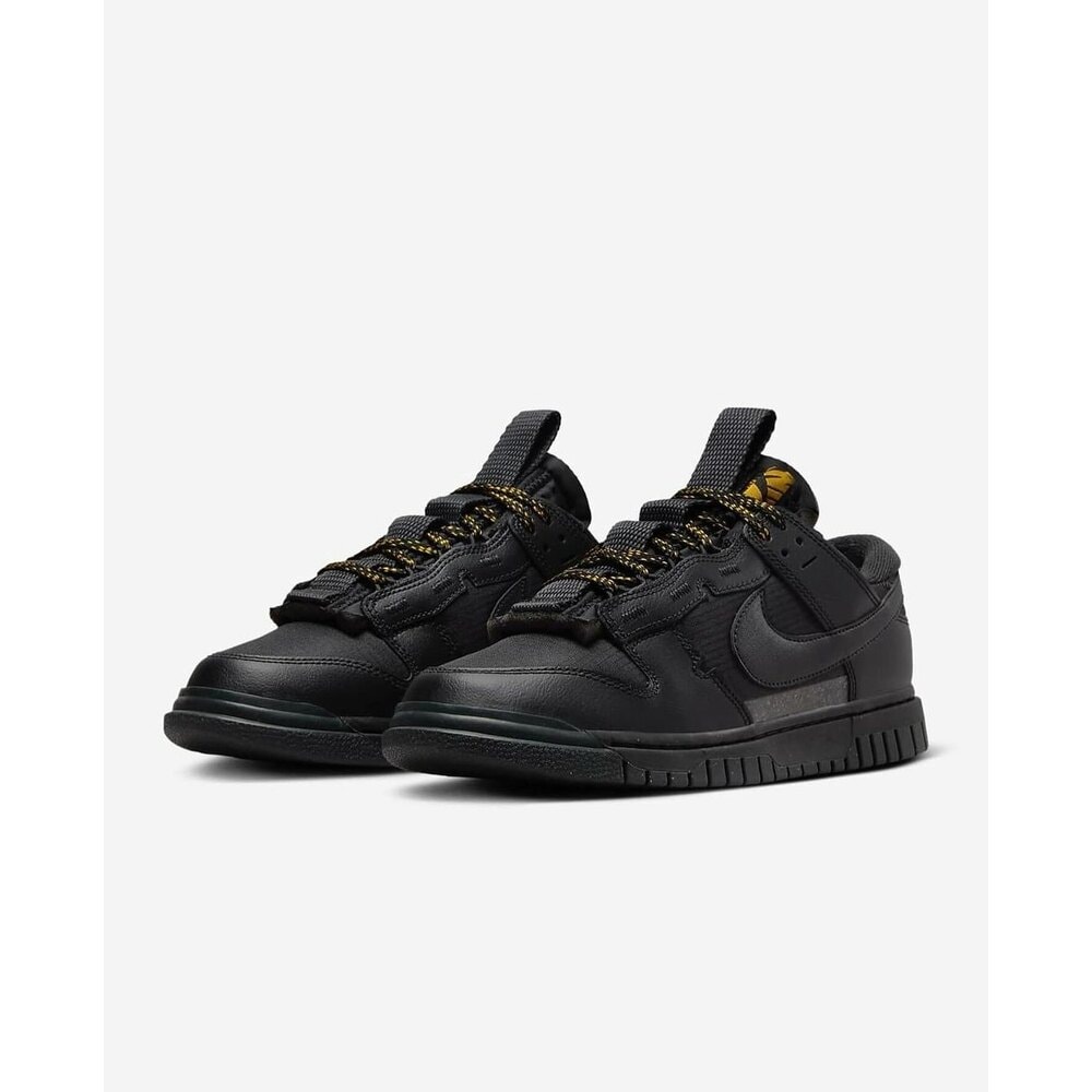 Nike SB Dunk Jumbo Low Remastered “ Black & Gold “