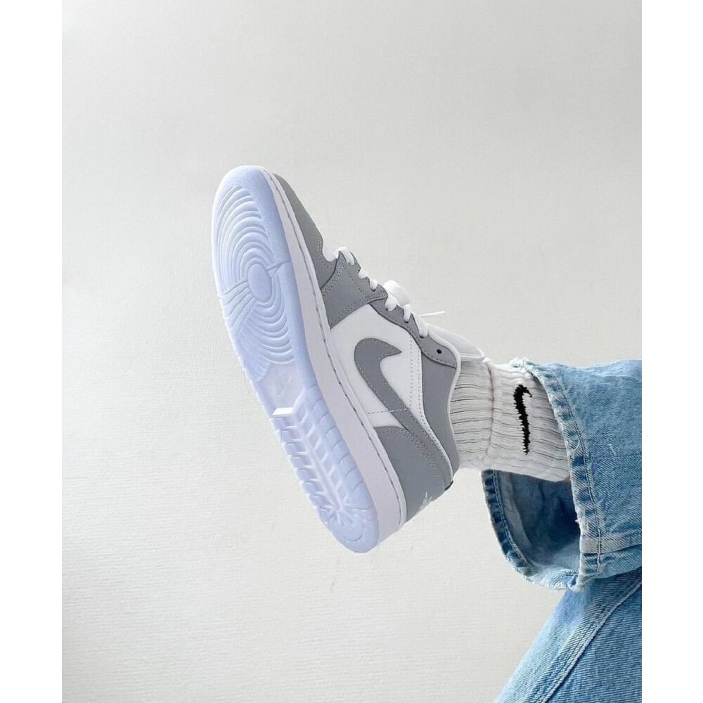 Nike Grey Jordan Low görsel 3