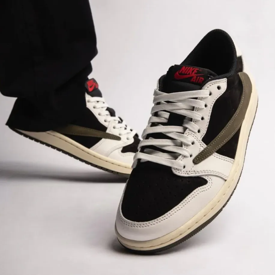NIKE AIR JORDAN 1 RETRO LOW OG SP TRAVIS SCOTT OLIVE görsel 2