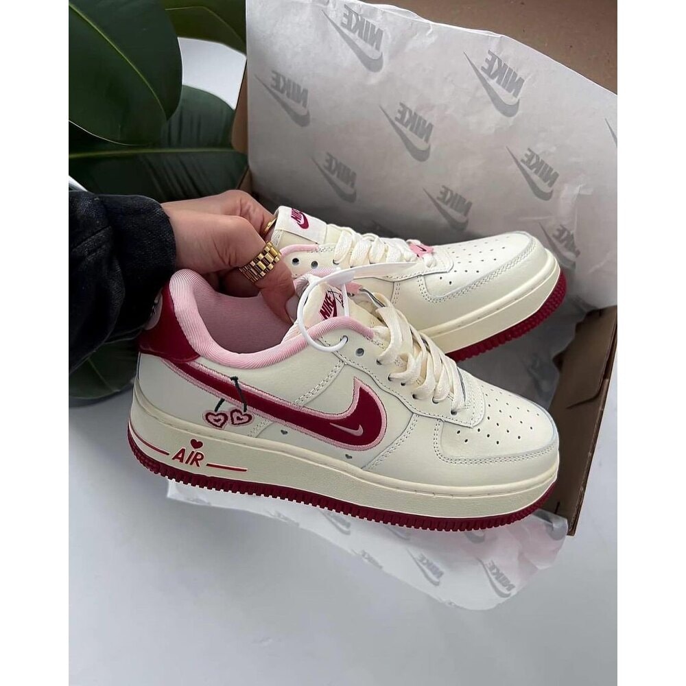 Nike Airforce Low “ Valentines Day “ görsel 2